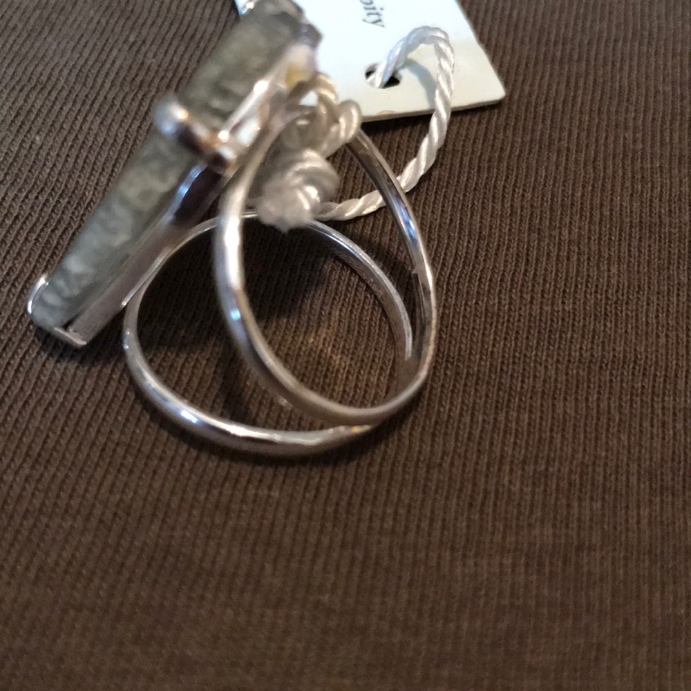 Ring - Picture 2 of 7